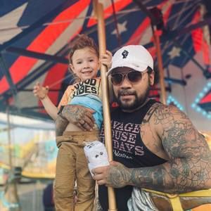 Meet your Posher, Aaron